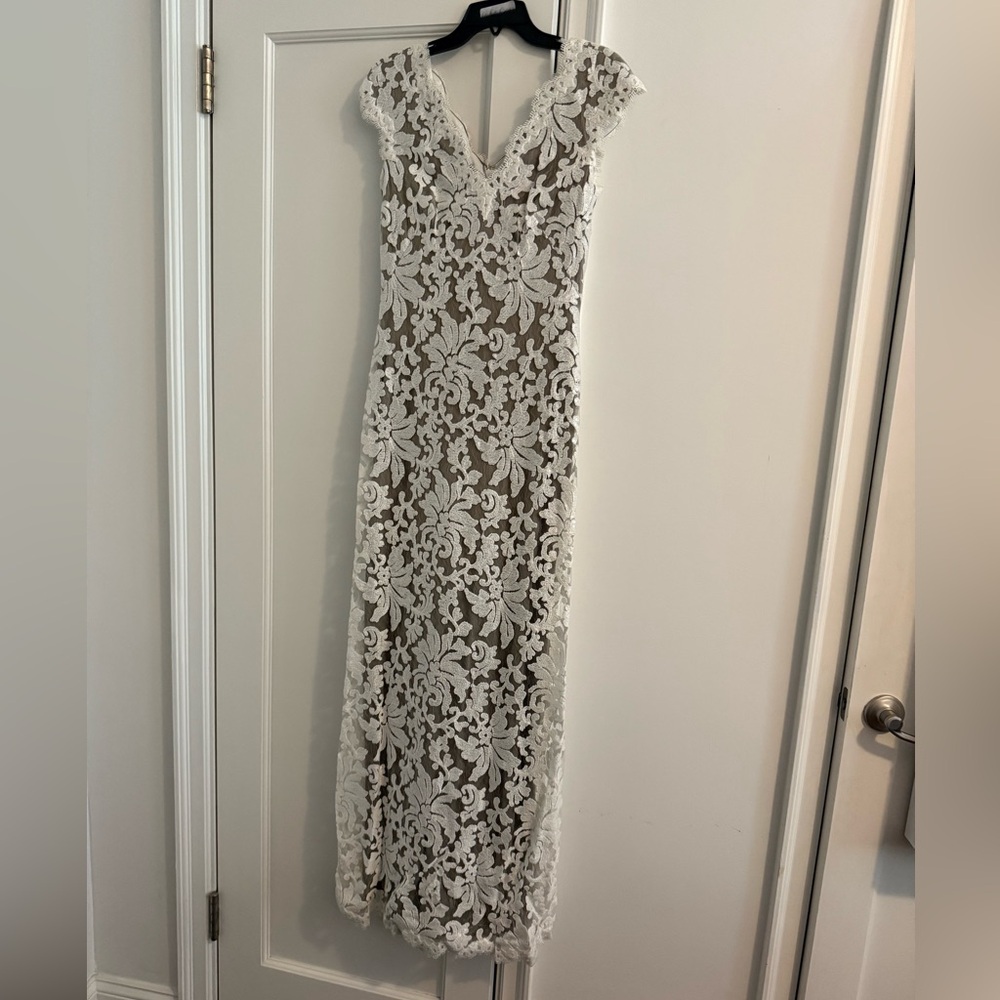 Tadashi Shoji Cap Sleeve Lace Maxi Dress